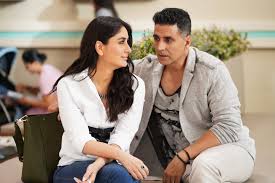 Kareena is of the 4th generation of the kapoor family, was born to a sindhi mother, babita, and a punjabi father. Kareena Kapoor Khan Akshay Kumar Doesn T Let Stardom Get To His Head Good Newzz Cinema Express