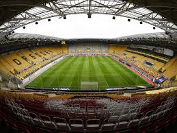 Dynamo dresden is playing next match on 12 may 2021 against bischofswerdaer fv 08 in landespokal sachsen.when the match starts, you will be able to follow dynamo dresden v bischofswerdaer fv 08 live score, standings, minute by minute updated live results and match statistics. Dynamo Dresden Fans Buy 72 000 Tickets For Match In Empty Stadium Bundesliga The Guardian