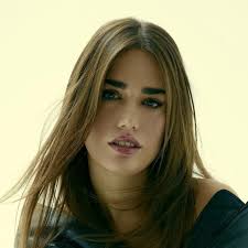 Who wrote “Ammirerò” by CLARA?