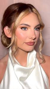 A smooth, bright under eye that lasts you all day and night? Even when you  get a little teary or you’ve worked up a sweat