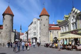Altstadt is the german language word for old town, and generally refers to the historical town or city centre within the old town or city wall, in contrast to younger suburbs outside. Tipps Fur Tallinn Altstadt Trifft Kreativszene In Estlands Hauptstadt
