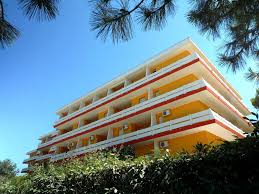 Oltre 3.000 appartamenti, alloggi e case vacanze a bibione per le tue vacanze al mare. Res Carina Livenzaresorts