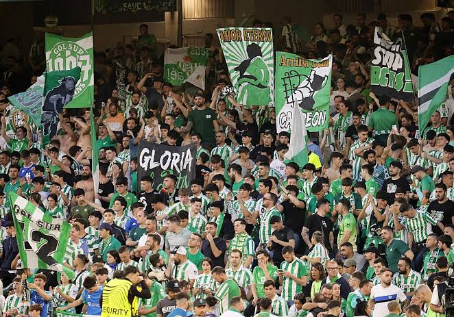 El Betis cierra el periodo de renovaciones con 49.737 abonados para la  Cartuja