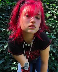 everybody wants a little poison ivy 🕊