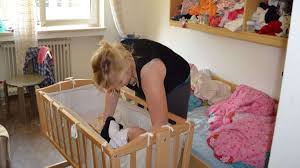 War das paar es vorher gewohnt, den alltag mit den kindern gemeinsam zu regeln, steht der dabei lebt das kind immer in einer wohnung, während die eltern nebenher noch eine oder zwei. Hilferuf Einer Jungen Mutter 23 Kein Vermieter Nimmt Uns Auf Stadt