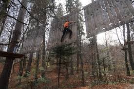 Vezi întreaga gamă de produse destinate spațiilor de joacă. 23 De Parcuri De AventurÄ Èi CÄÈÄrÄri Din Romania Blog In Tandem