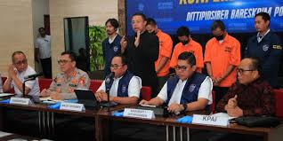 Cuma Honorer Desa Tapi Berpenghasilan Ratusan Juta, Ternyata Bisnisnya  Dibongkar Polisi - merdeka.com