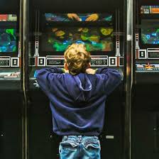 Guardar guardar rae para más tarde La Edad Dorada De Los Salones Recreativos Parte 1