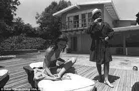 Samantha geimer jacuzzi jacuzzi photos / patterico s pontifications contemporaneous pictures of polanski s victim so he had met my mother socially and asked to photograph me, i guess maybe he saw pictures of me or saw me. Samantha Geimer Roman Polanski S Rape Victim Describes Sex Attack In Graphic Detail For The First Time Daily Mail Online