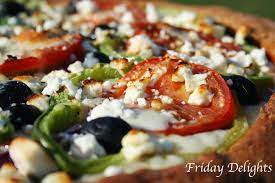 Greek Pizza Tomato Sauce W Added Italian Seasoning Spinach Mozzarella Cheese Green Bell Pepper Red Onion Tomat Greek Pizza Greek Pizza Recipe Homemade Pizza