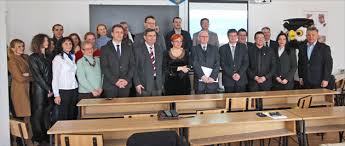 Jūs varat atrast sīkāku informāciju par west university vasile goldiş vietnē bm.uvvg.ro. Universitatea De Vest Vasile Goldis Si A Prezentat BilanÅ£ul Gazeta De Nord Vest