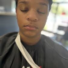 LEGENDS BARBER LOUNGE