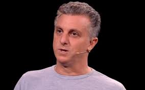 In light of luciano huck's change to sundays, the trend so far is for globo to keep the brands domingão and caldeirão, with domingão com luciano huck for sundays and caldeirão for whoever comes to take over luciano huck's spot on saturday afternoons. At Caldeirao Luciano Huck Recalls His Son S Accident Worst Day Of My Life Entertainment Prime Time Zone