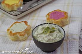 Di ricette di mousse salate facili e veloci per farcire antipasti (tramezzini, tartine, voulevant e quant'altro) ce ne sono mille versioni. 10 Mousse Salate Facili E Veloci In Cucina Con Zia Ralu