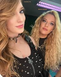 Hello👋 my name is Veronica I just like this kinda stuff 😊