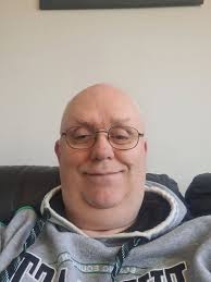 Hi beautiful ladies. My name is Michael. I'59 years old and I'm from  Ireland 🇮🇪 I'm looking for love so if you like what you see ease give me  a hit. 😘😘😘😘😘