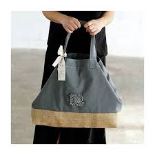 Lleno De Hace Tiempo Hice Una Ronda De Preguntas Donde Te Pedia Que Dijeras Las Cosas Raras Y Curiosas Que Llevas En El Bolso Hubo Para Todos Los Gustos Y F