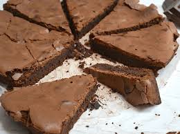 Le Gateau De La Reine Du Montenegro Est Un Gateau De Forme Arrondie A Base D Oeufs Gateau Au Chocolat Moelleux Fondant Au Chocolat Facile Recette Gateau Orange