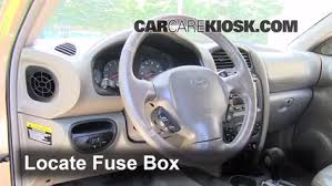 interior fuse box location 2001 2006 hyundai santa fe 2003 hyundai santa fe gls 3 5l v6 2003 hyundai santa fe gls 3 5l v6