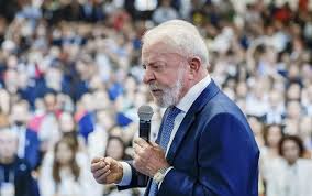 Lula conclui tratamento preventivo contra câncer de pele e celebra recuperação