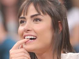 Maria Casadevall classifica namoro com Caio Castro como "fora do tom";  entenda