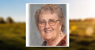 Stacey Maxey's Instagram, Twitter & Facebook