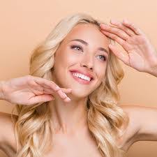 Amy Lenderman's Instagram, Twitter & Facebook