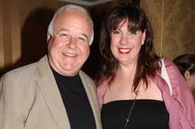 Τα σημάδια που τη μαρτυρούν και πώς να τα προστατέψετε. Paylos Xaikalhs Xwrise Me Thn Maria Lykoy Epeita Apo 4 Xronia Gamoy 10 Xronia Koinhs Poreias Fwto Eirinika Gr