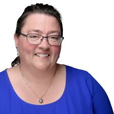 Kellie Bull's Instagram, Twitter & Facebook