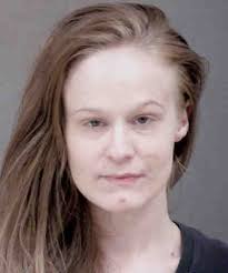 Courtney Hildreth's Instagram, Twitter & Facebook