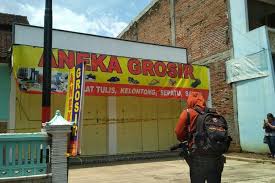 Alasan yang terakhir adalah karena pecalang bekerja tanpa digaji. Sempat Diamankan Densus 88 Di Temanggung Dua Pria Ini Dipulangkan Halaman All Kompas Com