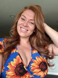 Serving sunshine one smile at a time 🌻💙 This sunflower dress just makes  everything feel a little brighter.. don't you think? Hope you're having a  fantastic day ☀️ I'll be sending good