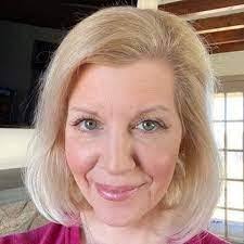 Holly Clinger's Instagram, Twitter & Facebook