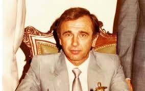 En La Pampa, fue Ruben Hugo Marin quien asumió el gobierno por mandato  popular, luego de la dictadura genocida. Fue Marin quien a 9 días de  asumir, firmó el decreto 99/83 ordenando