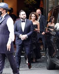 Lady kitty spencer, pictured at cousin prince harry's 2018 wedding, wore dolce the ceremony saw the bride, daughter of diana's brother earl charles spencer, wear multiple custom gowns from the. Ovehwhviuyvc1m