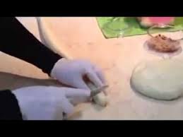 عجينة السمبوسك والشيش برك على اليد وطريقة التشكيل تحضير مدام دلال حناوي Youtube Scallop Recipes Wassail Recipe Eid Food