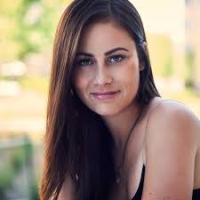 Deborah Renshaw's Instagram, Twitter & Facebook