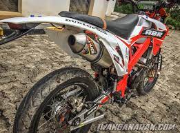 Kali ini saya akan membahas tentang modif vixion jadi trail. Beginilah Yamaha V Ixion Ketika Disulap Jadi Trail Sasisnya Ngerihh Iwanbanaran Com