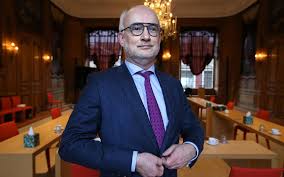 Fred Veenstra nieuwe burgemeester Smallingerland, zijn huidige gemeente De  Fryske Marren moet op zoek naar een opvolger