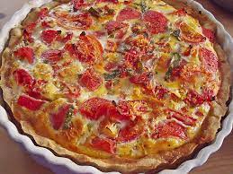Jetzt ausprobieren mit ♥ chefkoch.de ♥. Recette Quiche Language De Quiche Lorraine Der Evergreen Aus Frankreich Wein Com Tarte Aux Aubergines Rustique Veggie Savoure La Vie Gebratenes Gemuse Auf Den Vorgebackenen Teig Geben