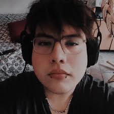 🔴🛵 Una mujer de 30 años falleció al ser arrollada por un camión. La  víctima fue identificada como Ada Antonella Acosta Céspedes, quien iba como  acompañante en una motocicleta. El percance ocurrió