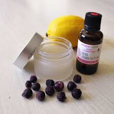 Je Suis Une Habituee Des Exfoliants De Type Physiques Avec Des Grains Mais Je N Avais Jamais Essaye D Peeling Produits De Beaute Faits Maison Peeling Visage