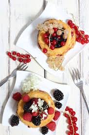 Zitronen Brombeeren Obsttortchen Mit Schokoladecreme Gefullt Rezept Obstkuchen Schokoladen Creme Susse Backerei