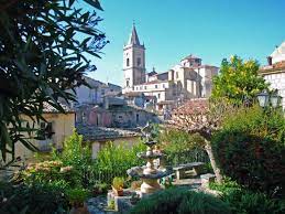 Novara di sicilia is a town in the province of messina in the sicily region of italy. Novara Di Sicilia Reiseziel Auf Sizilien Urlaub Am Meer