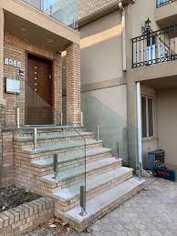 Spaceup step handrail 5ft aluminum railing 60x35 fits 0 to 5 steps transitional handrail handrail stair rail with installation kit for outdoor or indoor steps,mirror black. 19 Glass Railing For Porch And Deck Ideas In 2021 Glass Balcony Glass Railing Glass Balustrade