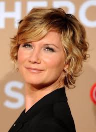 This short haircut for older ladies is a perfect option for classy ladies who like some volume in their hair. 33 Classy Simple Short Hairstyles For Older Women Sensod