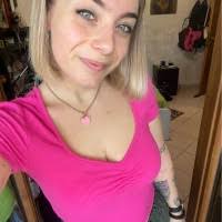 8 "Sara Pomponio" profiles