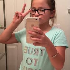 Elysia Moreno's Instagram, Twitter & Facebook