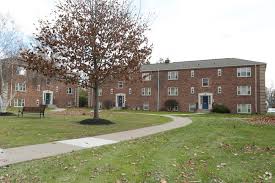 Our studio, 1, 2 & 3 bedroom apartment homes are fully equipped with everything you need for the lifestyle you desire! Elmwood Manor Apartments And Townhouses Rochester Ny Apartments Com