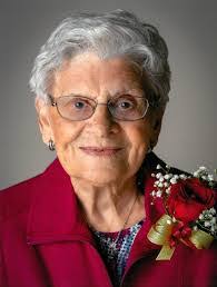 Frieda Cole's Instagram, Twitter & Facebook